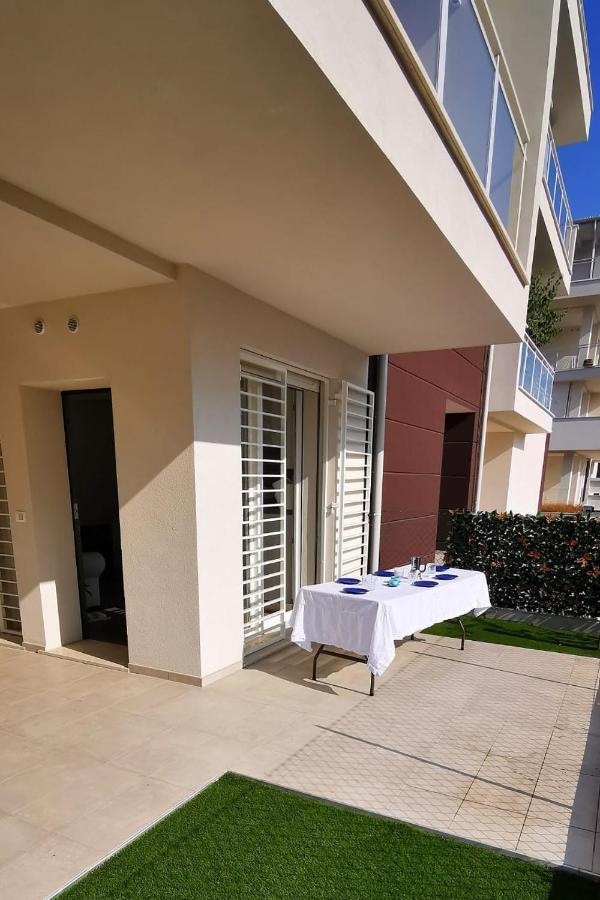 Maisonette Modena Park Exterior foto